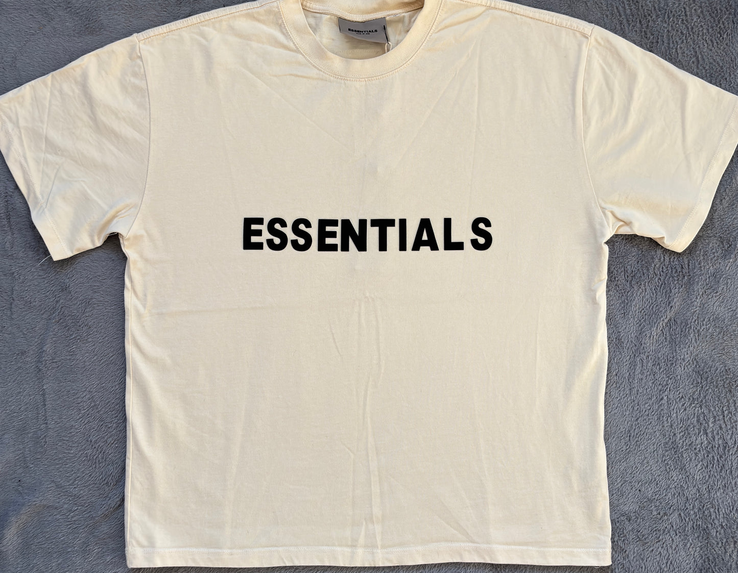 "Essentials" Тениска