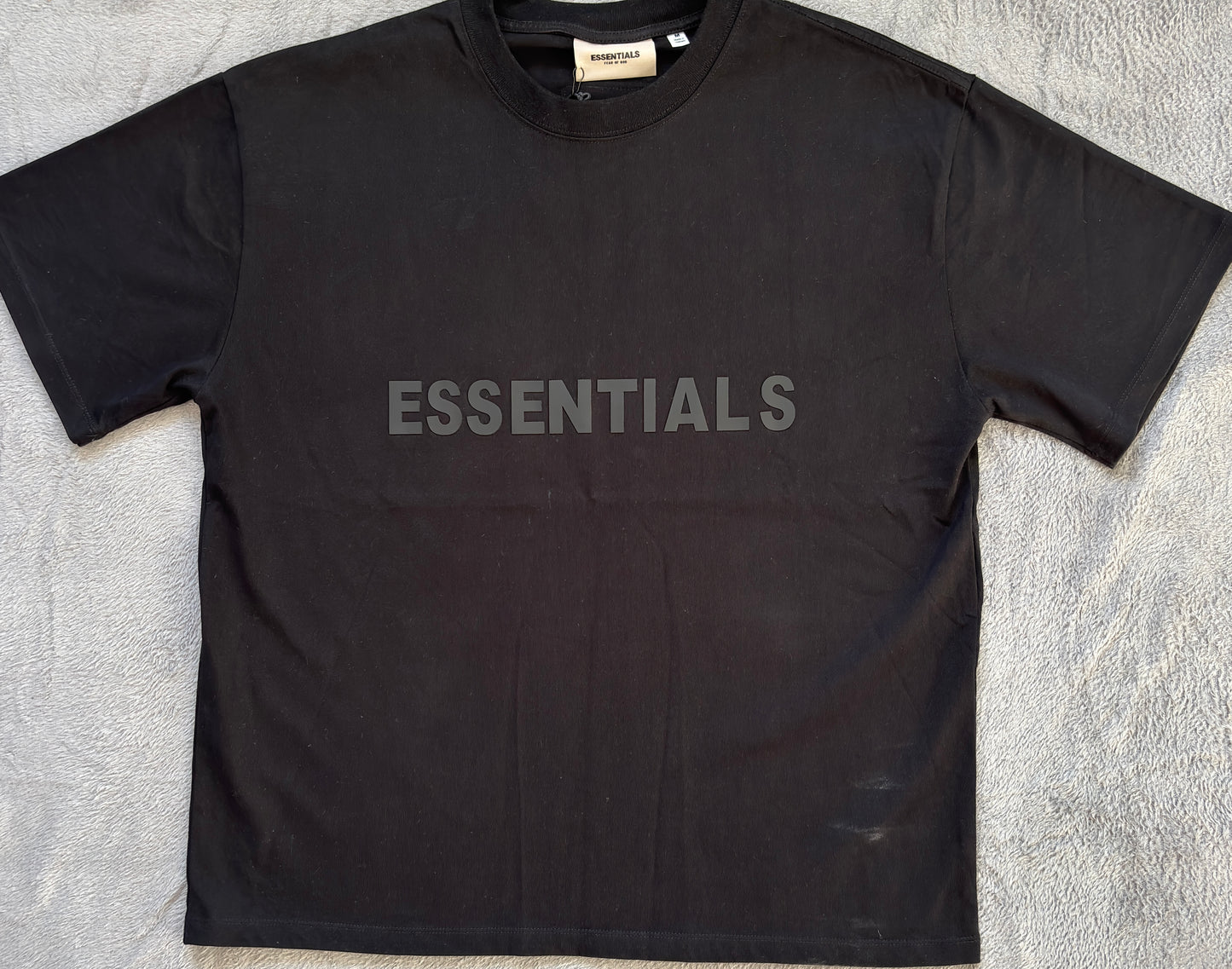 "Essentials" Тениска